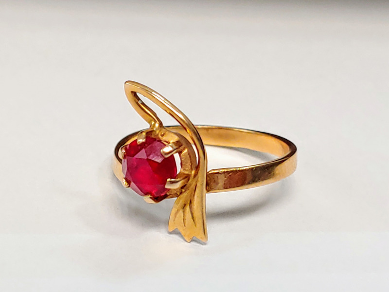 Б/у Советское кольцо с корундом, золото 585 II Категория, вес 2.70 г. в Кошелекъ - Самара цена: 12 500р.