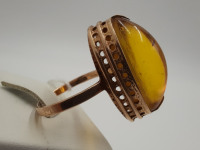 Кольцо с вставкой (Янтарь), золото 585 III Категория, вес 4.89 г.